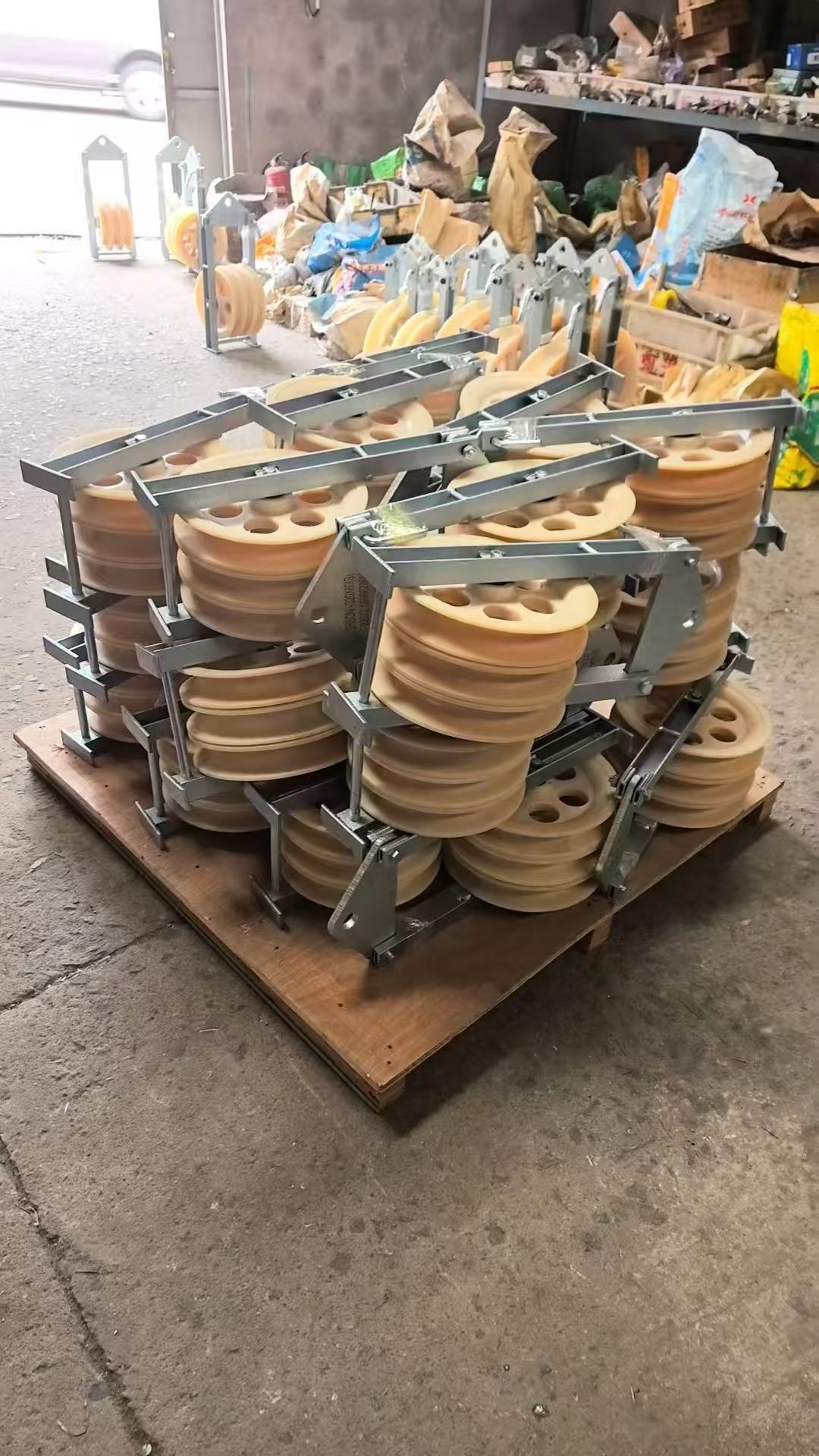 Ultimi blog aziendali su Come scegliere il giusto filo di acciaio antitorsione per i progetti di linee di trasmissione