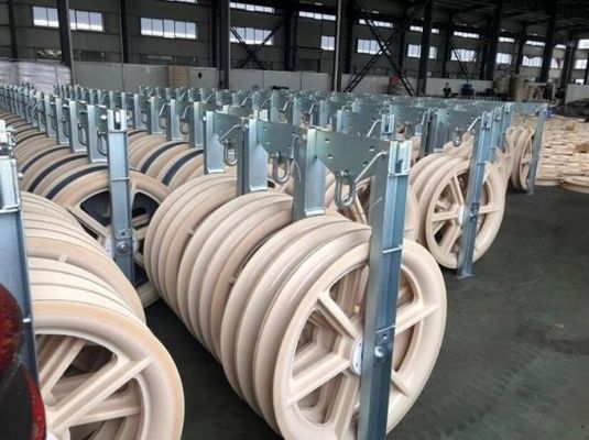 comprare Blocco di infilaggio in nylon a tre pulegge da 660 mm di diametro per utensile di infilaggio linea di trasmissione con fune pilota online manufacture