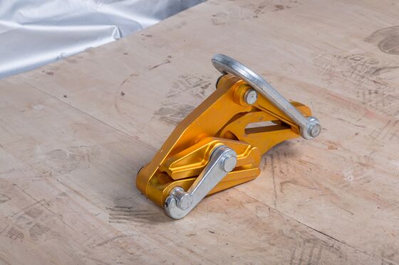 comprare Lightweight Aluminum Alloy Power Cable Clamp with Secure Grip Design and Weather Resistant for 40kN Load Capacity online manufacture