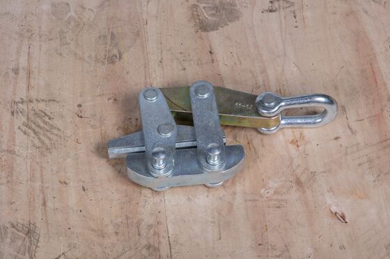 comprare Heavy-Duty Wire Pulling Grip with 50-200 KN Rated Load for Anti-Twist Steel Rope and Cable Tensioning online manufacture