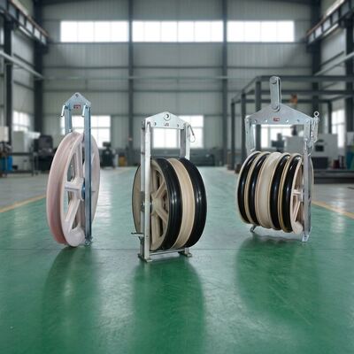 Blocchi di tesatura della puleggia in nylon MC con carico nominale 20-150 kN di diametro 916 mm e blocchi tiranti per cavi per l'installazione della linea elettrica